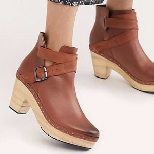 FREE PEOPLE Bungalow Clog Brown Leather Bootie Wood Heel Wrap Strap EU 39 US 8